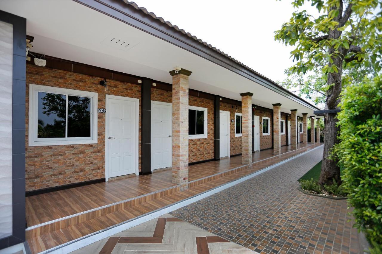 The Vega Resort Chonburi Exterior photo